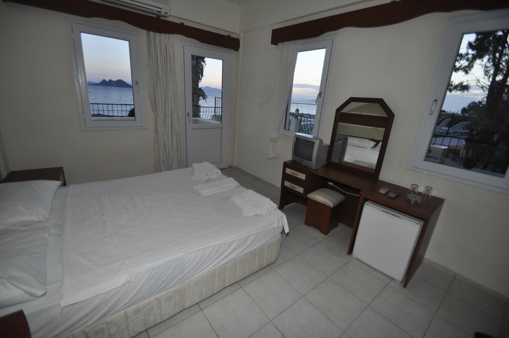 Ado Beach Hotel Turgutreis Zimmer foto